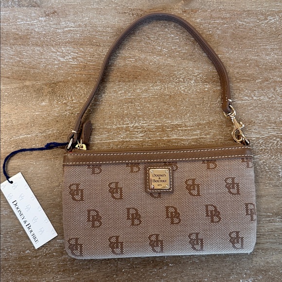 Dooney & Bourke Large Slim Wristlet - Picture 4 of 7